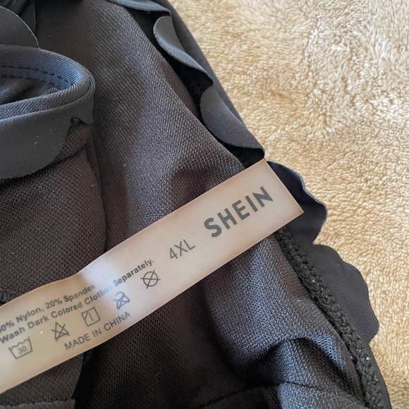 Set of 4 SHEIN 4x (Size 20) swimsuits - Picture 13 of 13